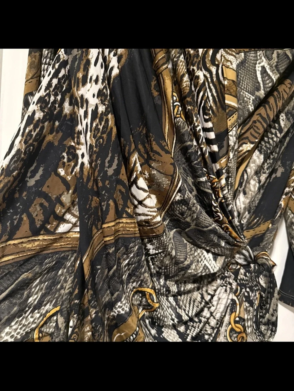 Carmen Marc Valvo Animal Print Wrap Blouse – Women’s XL - Picture 5 of 6